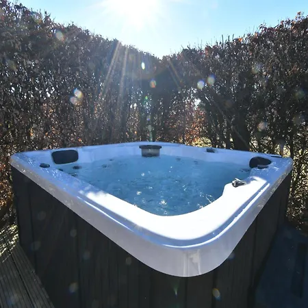 Dom wakacyjny In Bullange With Jacuzzi Wirtzfeld